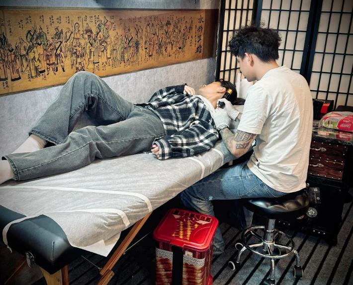 Góc làm việc ở Đô Tattoo