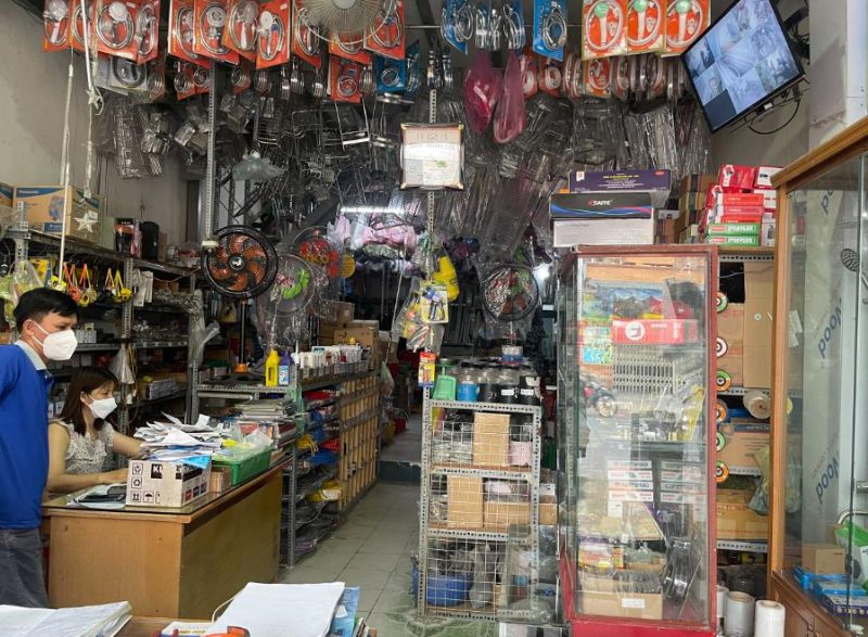 Tiệm điện Quang