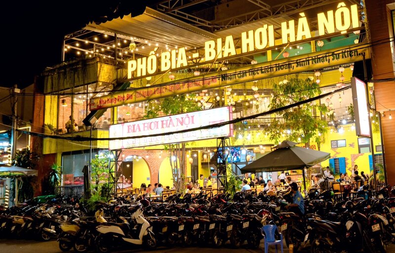 Không chỉ cung cấp bia hơi Hà Nội chất lượng, Cung Tài Lộc còn hỗ trợ toàn diện cho quán