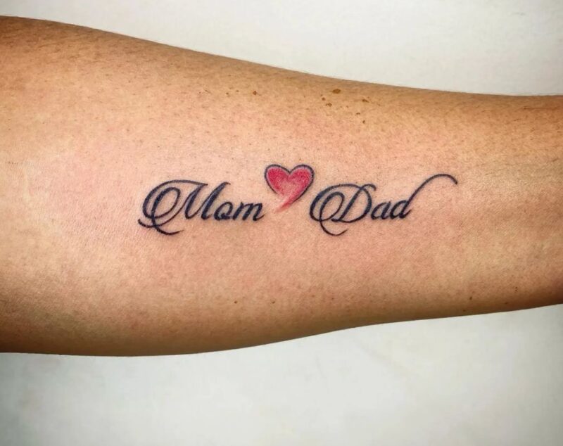 Xăm chữ cha mẹ tượng trưng cho tình yêu và lòng hiếu kính