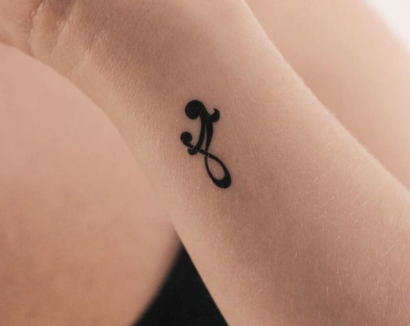 Hình xăm biểu tượng trên tay ý nghĩa