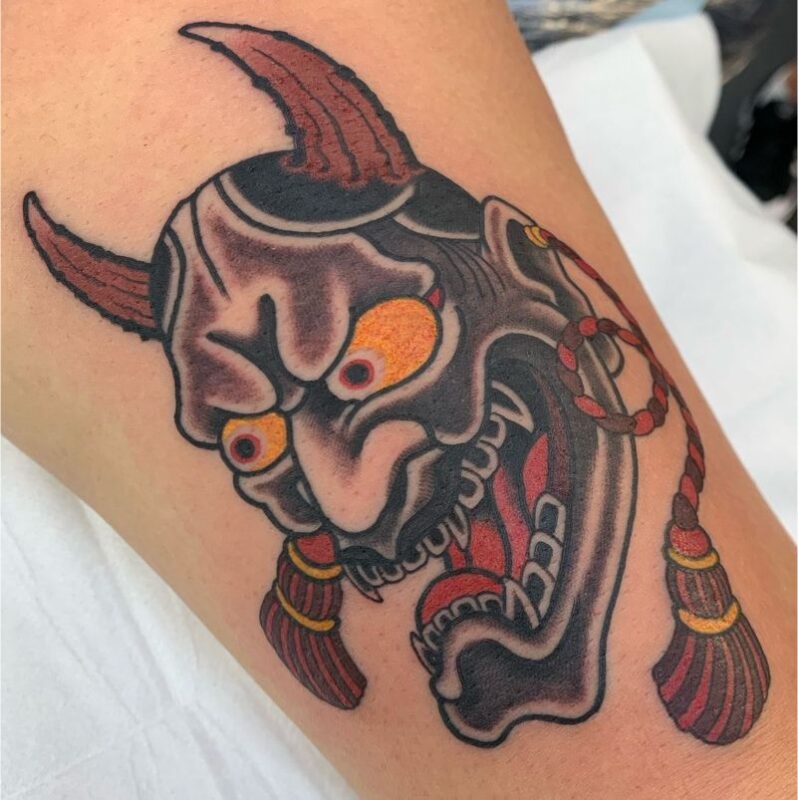 Xăm hình mặt quỷ ở cánh tay đẹp
