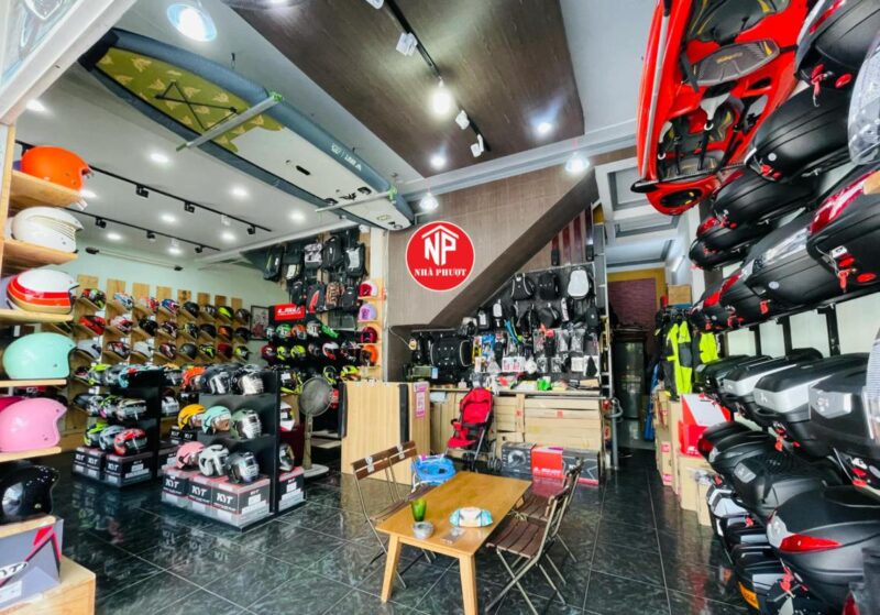 Cửa hàng nón bảo hiểm Nhà Phượt