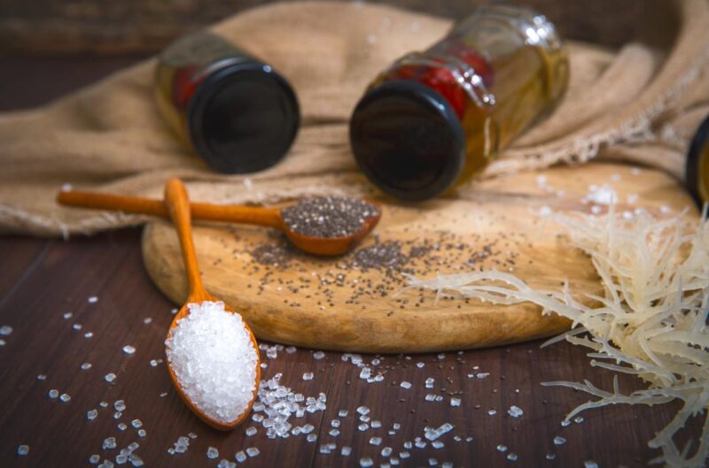 Yến chưng táo đỏ kết hợp với hạt chia thanh mát 