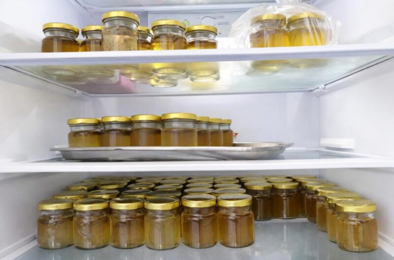 Yến chưng hạt sen nên bảo quản ở ngăn mát tủ lạnh nếu chưa sử dụng tới