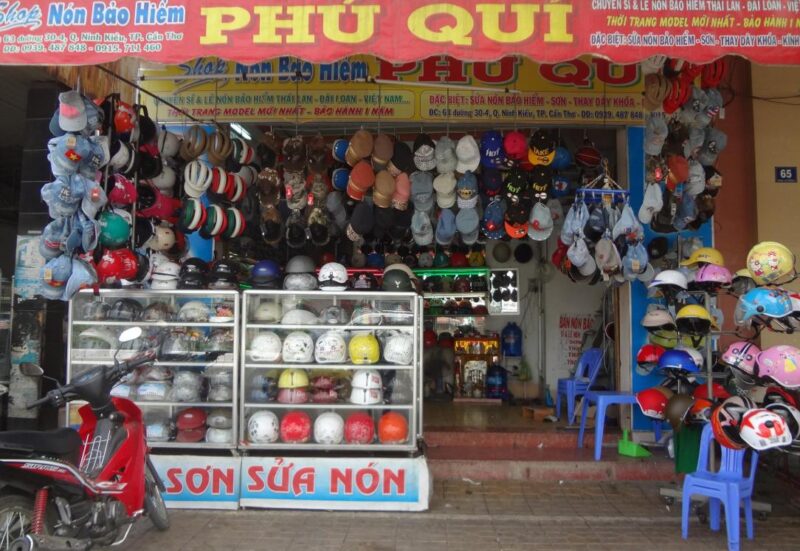 Cửa hàng nón bảo hiểm Phú Quí