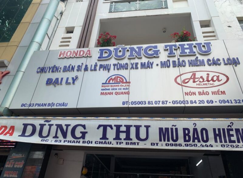 Cửa hàng bán nón bảo hiểm Dũng Thu BMT