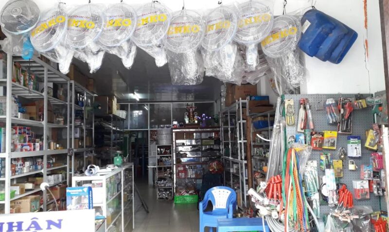 Tiệm điện Quang Tiến