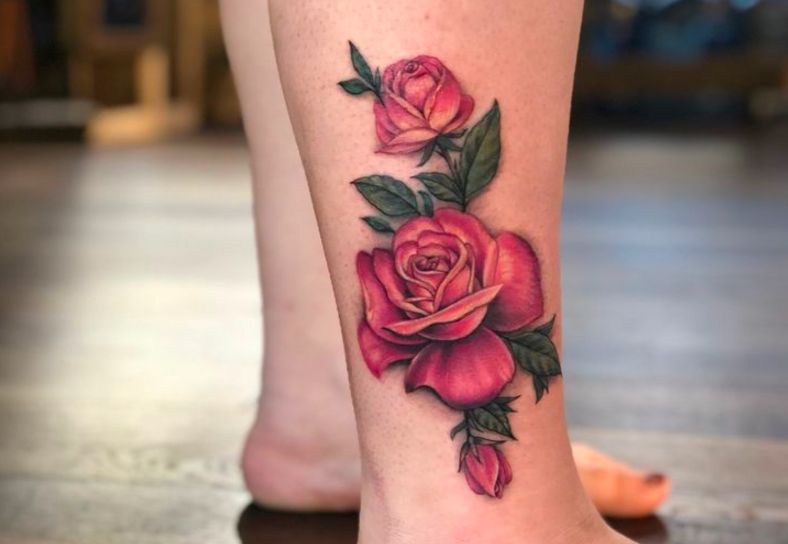 Hình xăm hoa hồng đẹp ở chân