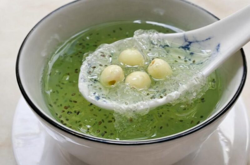 Yến chưng lá dứa, hạt sen và hạt chia nhanh chóng, dễ làm